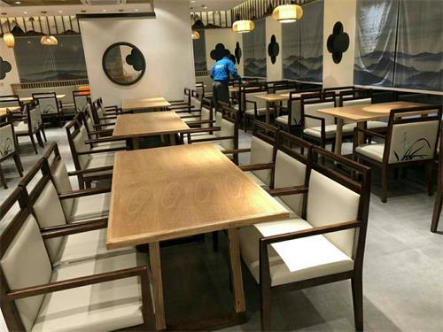 湘菜館_懷湘樓（龍華店)餐廳家具安裝現場