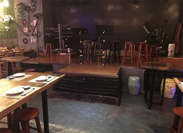 深圳梨渦淺笑Live音樂現(xiàn)場餐廳家具