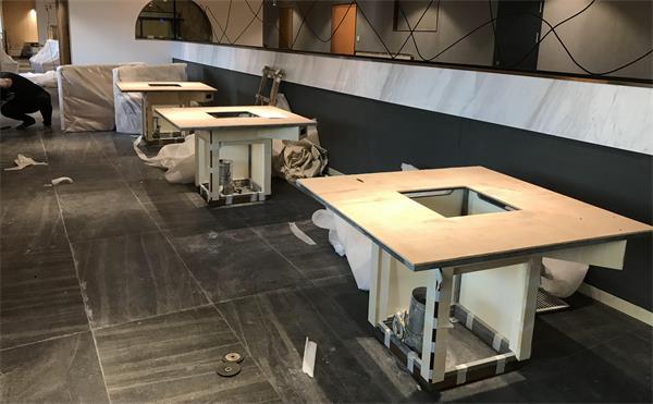海德利家具工程部海底撈火鍋桌安裝現(xiàn)場